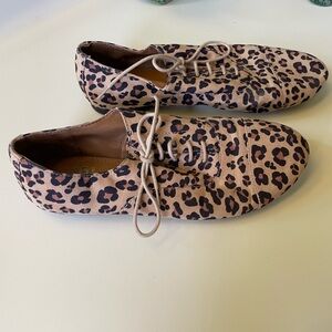 Gianni Bini Leopard Print Lace-Up Women's Oxfords - size 8.5
